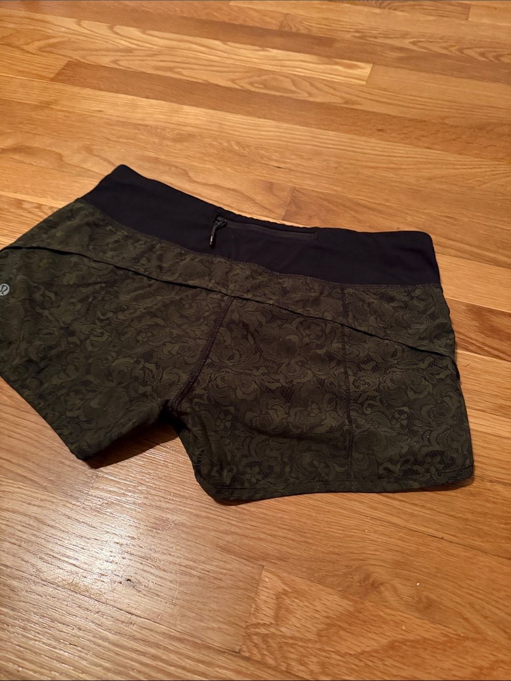 Lululemon Speed Short Run Mini Pencil Lace Brave Olive Black Floral Camo 6 - Picture 10 of 10